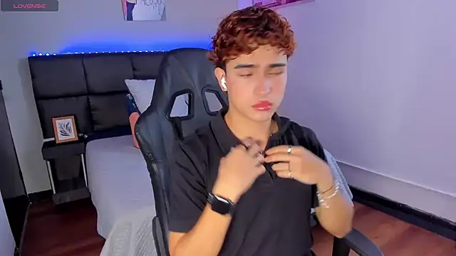 Aiiden_15 Adlı Modelin Canlı XXX Sohbeti