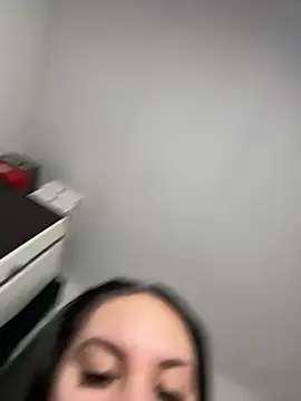 Risky_work's Live XXX Chat