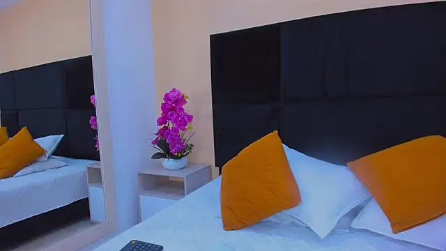 MaddyCrofft's Live XXX Chat