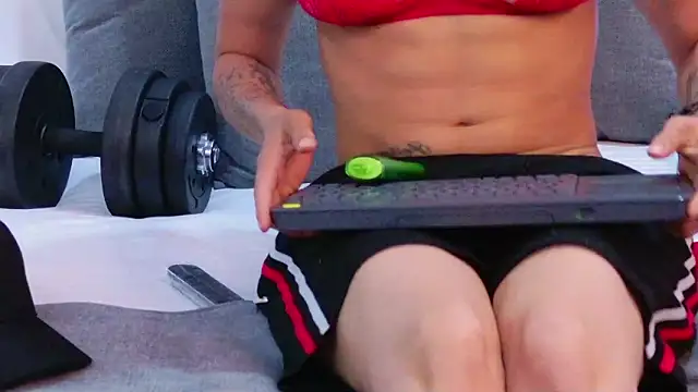 ZoeKrug's Live XXX Chat