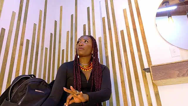 Amy_Brunette Adlı Modelin Canlı XXX Sohbeti