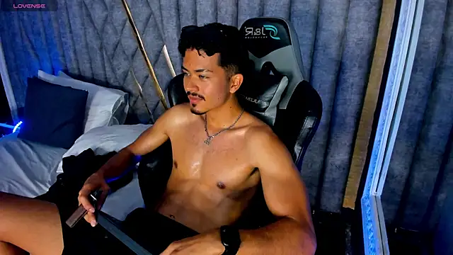 NicolaiKarav's Webcam Show