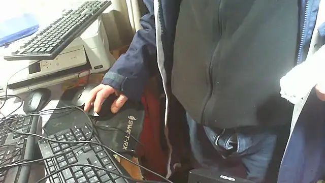 nonnomaturobisex's Webcam Show