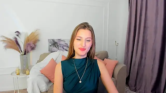 NaturalBeaty's Live XXX Chat