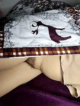 Zu_naa লাইভ XXX চ্যাট