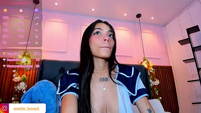 AMELIELEONE's Live XXX Chat