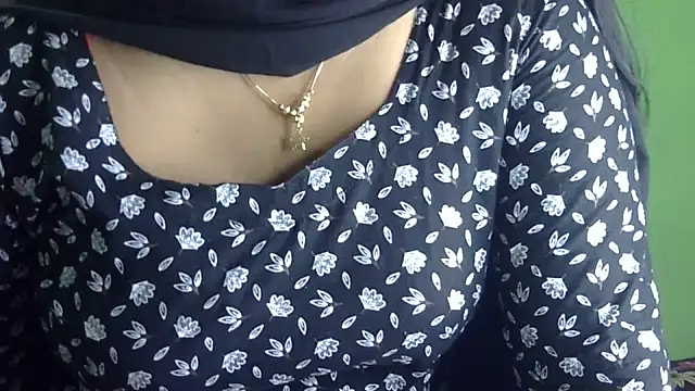 BengaliQueenStar's Live XXX Chat