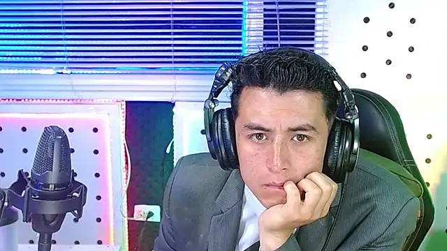 Godofcumxxx élő XXX-chatje