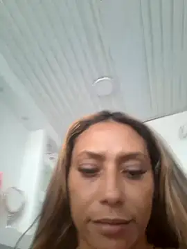 salome_drasin's Webcam Show