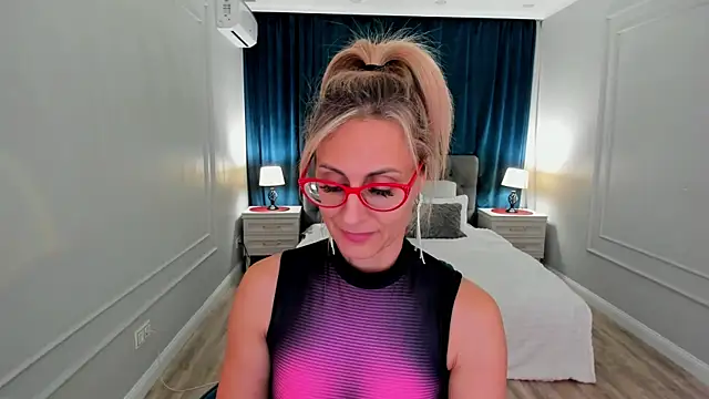 MuseOfStage's Live XXX Chat