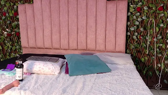 MiaJanss Adlı Modelin Canlı XXX Sohbeti