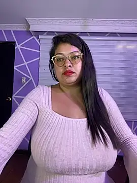 MiiaaJoness' Live XXX Chat