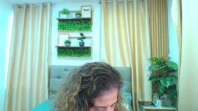 sasi_luna's Live XXX Chat