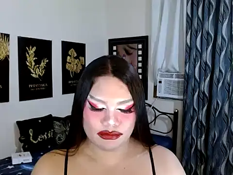 TSbrianaHugeCock's Webcam Show