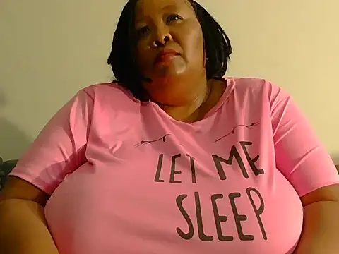 nancy111 élő XXX-chatje