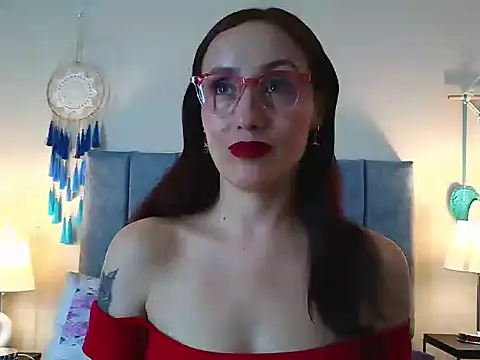 IberianMoonMK's Live XXX Chat