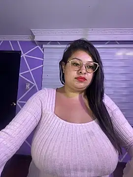 MiiaaJoness 现场XXX聊天