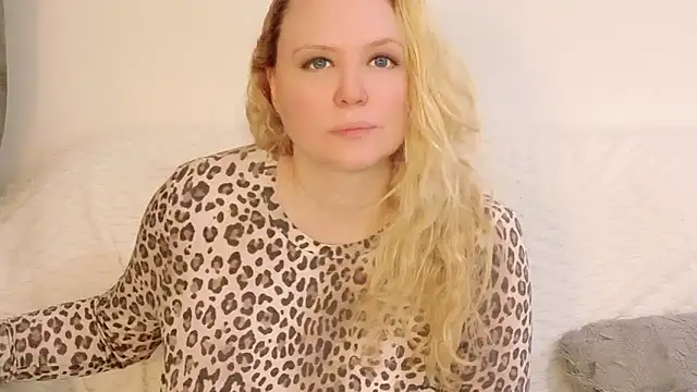 Sarah4you's Live XXX Chat