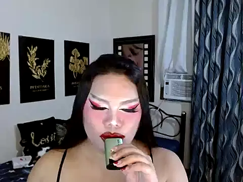 TSbrianaHugeCock's Live XXX Chat