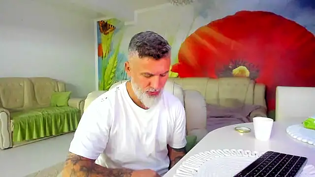 BlowMyXXL Live XXX Chat