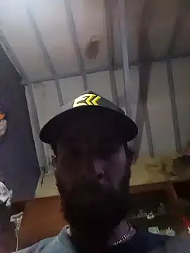 hairy_mannn élő XXX-chatje