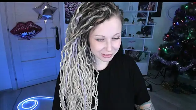 HoneySallyMoore's Live XXX Chat