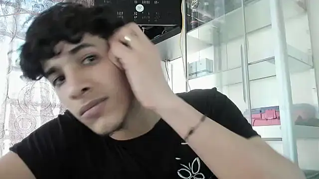 MaxStar26n Live XXX chat