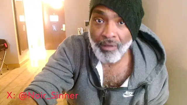 Chat XXX en directo de sinnernoir