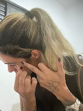 sabrinaneves' Live XXX Chat