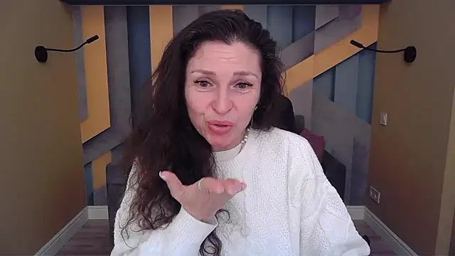 EllaLong's Live XXX Chat