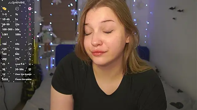 CuteSharloti's Live XXX Chat