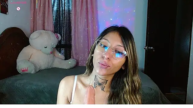 MissHoolly's Live XXX Chat