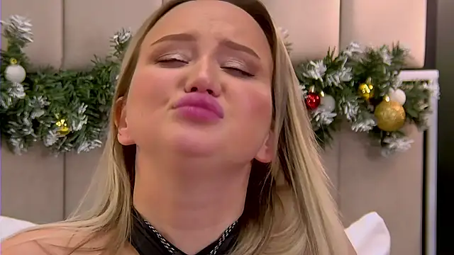 JuliaHotter's Live XXX Chat