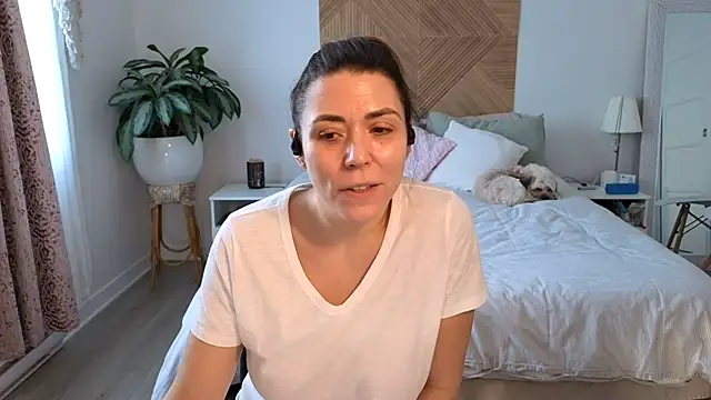 Ellie-Elizabeth's Live XXX Chat