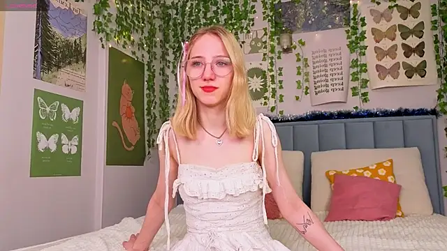 EmmaNovak live XXX chat