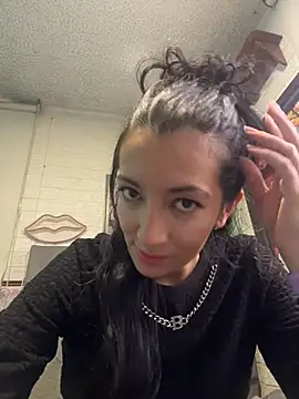 Chat +18 de SALOME_KORLAND ao vivo