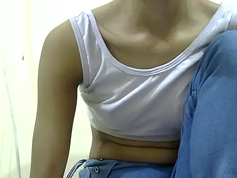 Anu_tiny live XXX chat