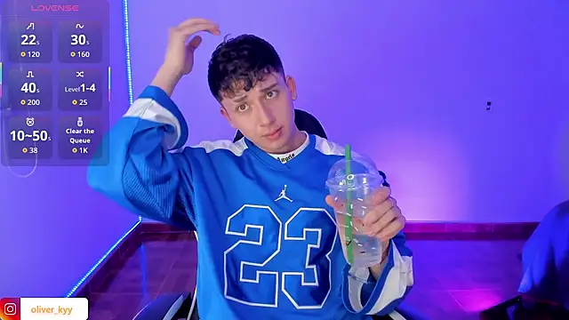 oliver_kyy's Live XXX Chat