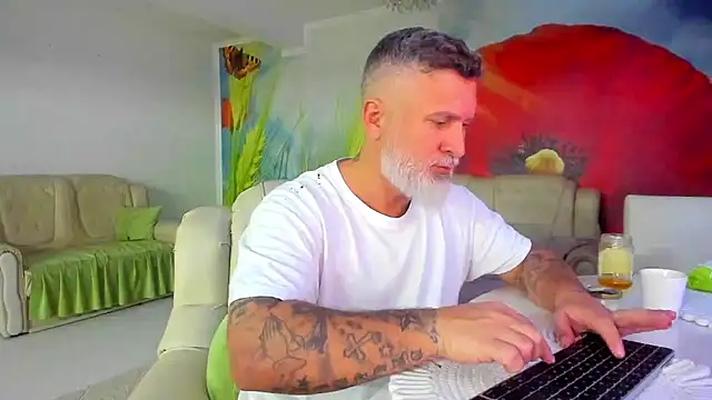 BlowMyXXL's Live XXX Chat