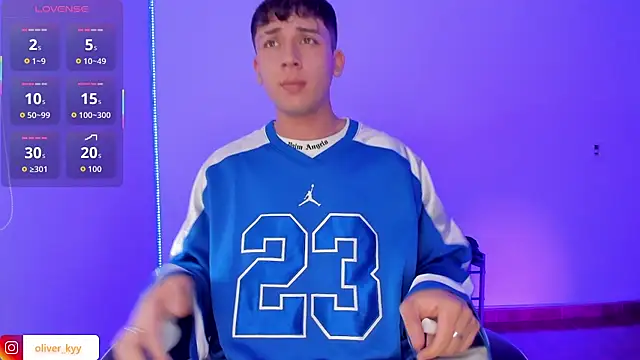 oliver_kyy's Live XXX Chat