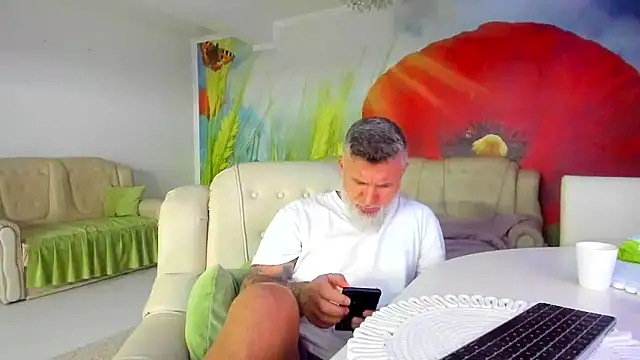 BlowMyXXL élő XXX-chatje