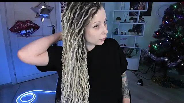 HoneySallyMoore Adlı Modelin Canlı XXX Sohbeti