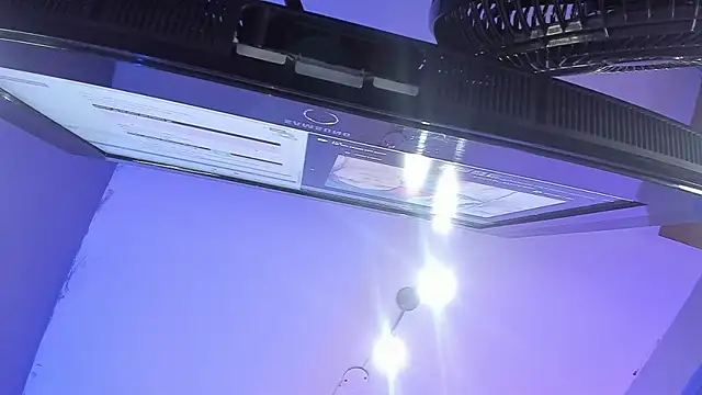 Dakotaa_Johnson: διαδικτυακό σόου στην κάμερα