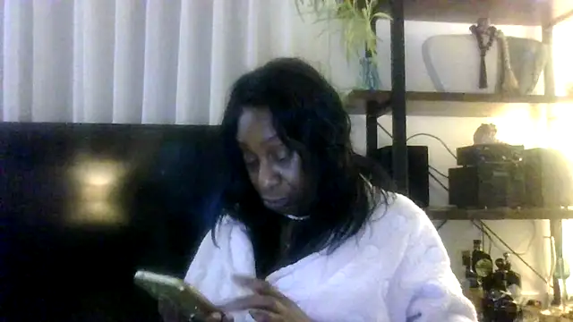 Ebony-SultryXのライブXXXチャット