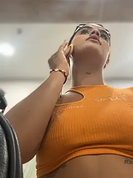 Kaily_Sweet16 Adlı Modelin Canlı XXX Sohbeti