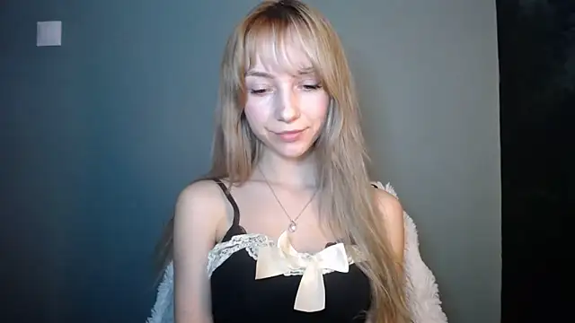 Вебкам-шоу LuciaYoung