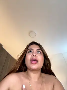 valeria2019hot Adlı Modelin Canlı XXX Sohbeti