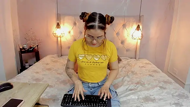 Chat XXX en directo de SakuraLee_