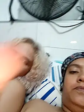 Chat XXX en directo de 2Juicy_pussy