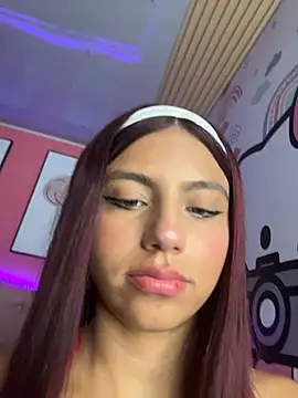 Emily-teen's Live XXX Chat